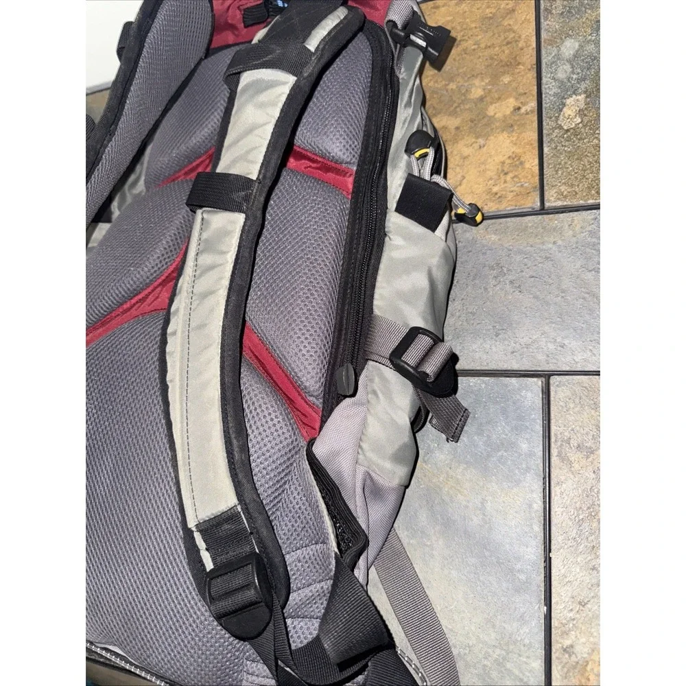 Camelbak H.A.W.G Hawg Backpack Red/Gray No Bladder